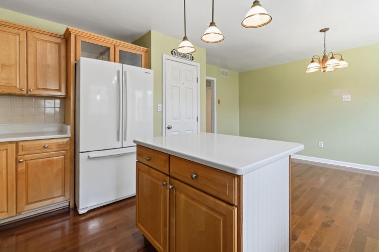 Listing Image 15