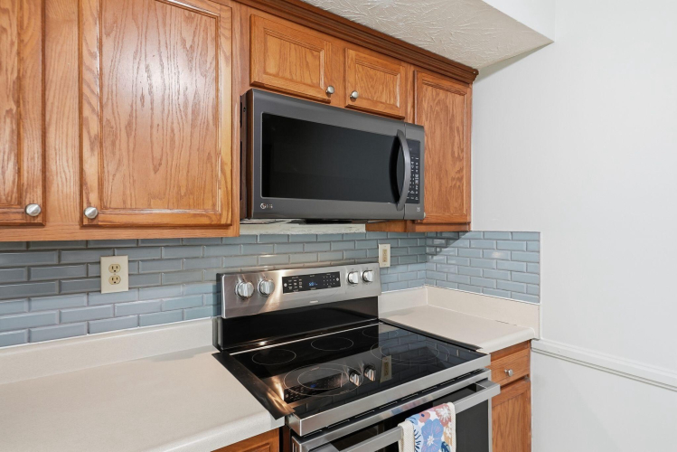 Listing Image 16