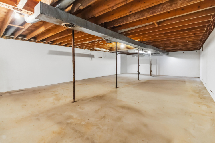 Listing Image 28