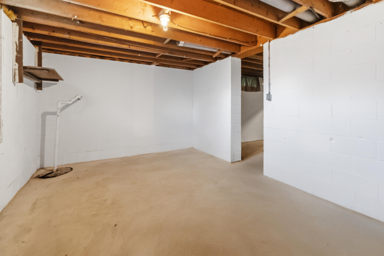 Listing Image 30