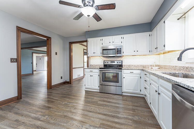 Listing Image 13
