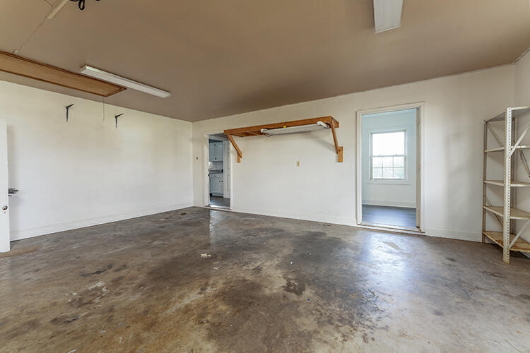 Listing Image 28