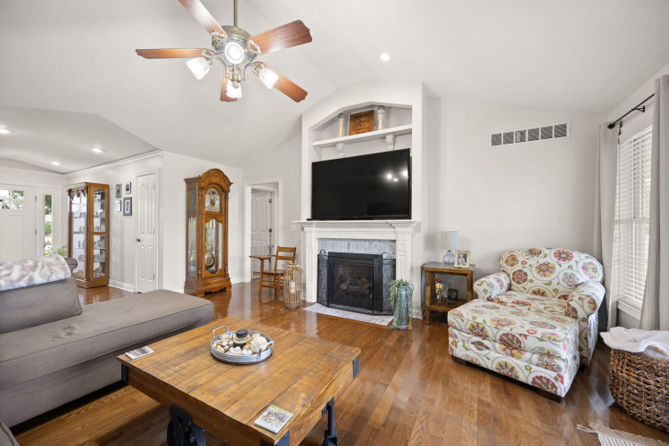 Listing Image 22