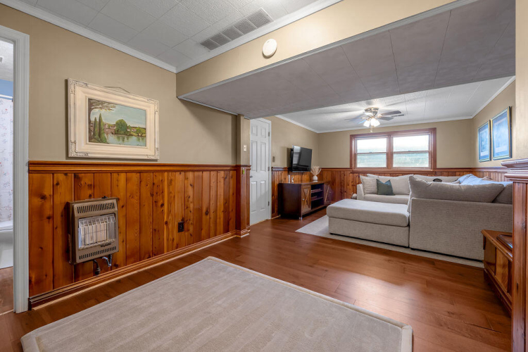 Listing Image 52
