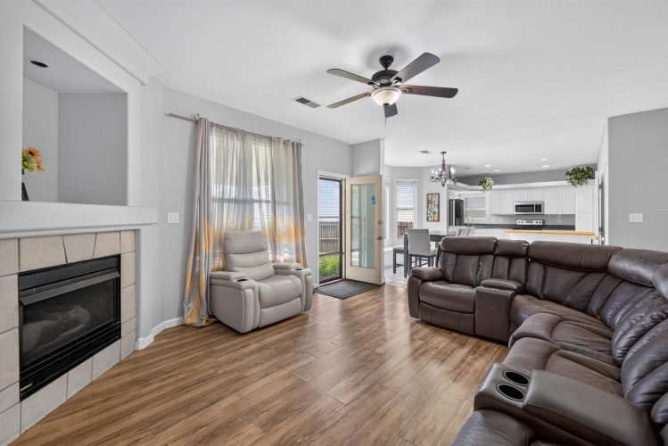 Listing Image 19
