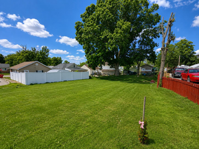 Listing Image 4