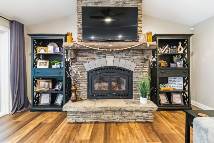 Listing Image 12