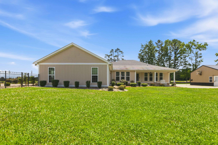 Listing Image 79