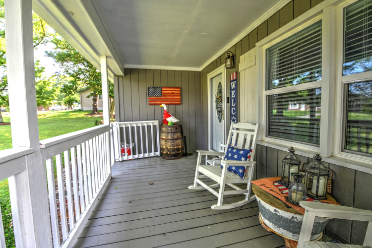 Listing Image 4