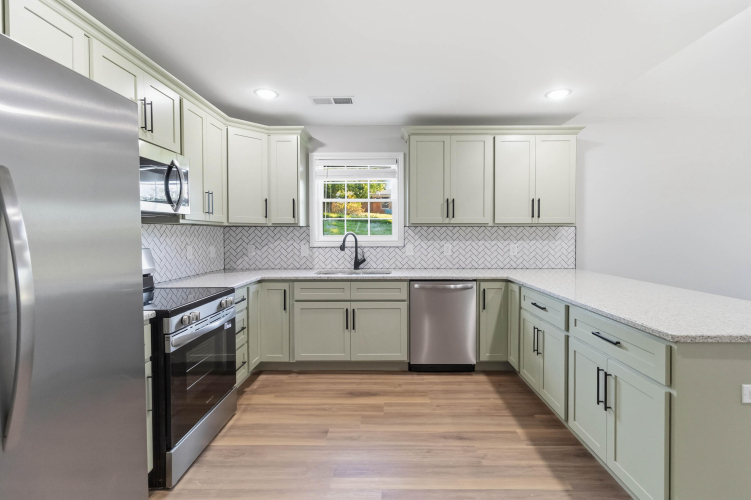 Listing Image 12