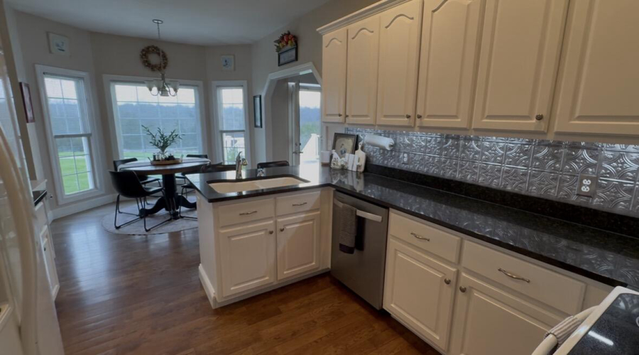 Listing Image 19