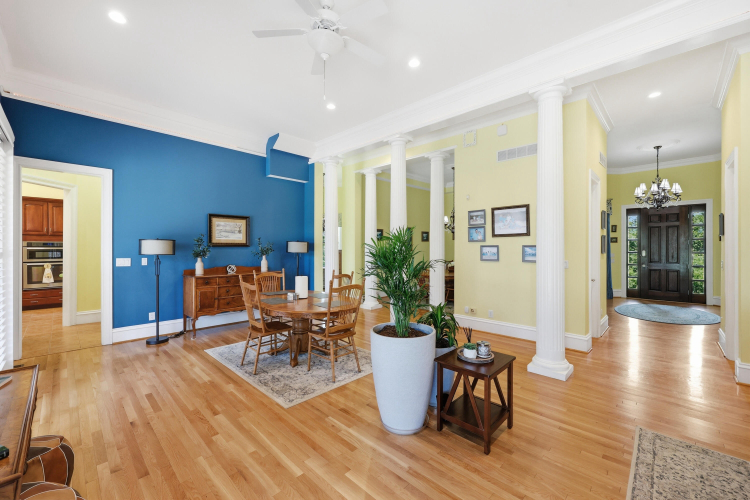 Listing Image 19