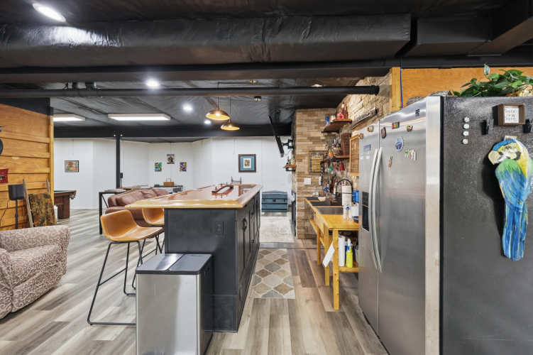 Listing Image 59