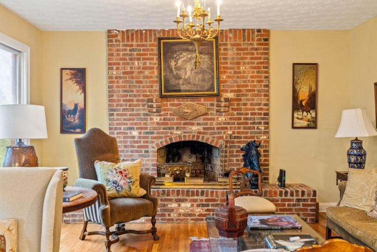 Listing Image 12