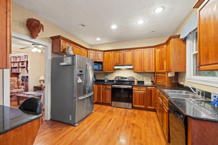 Listing Image 8