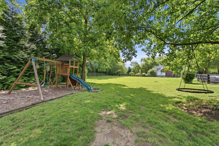 Listing Image 79