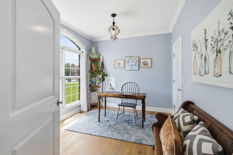 Listing Image 12