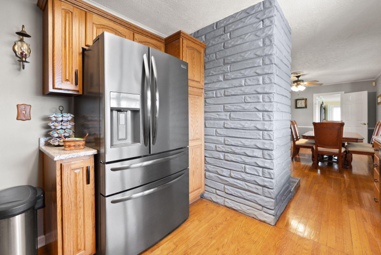 Listing Image 32
