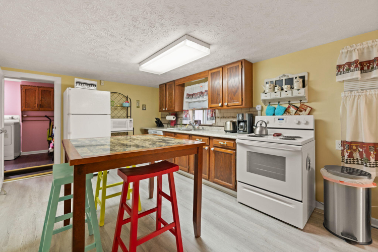 Listing Image 74