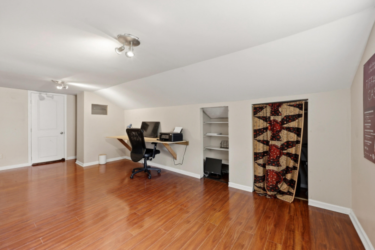 Listing Image 20
