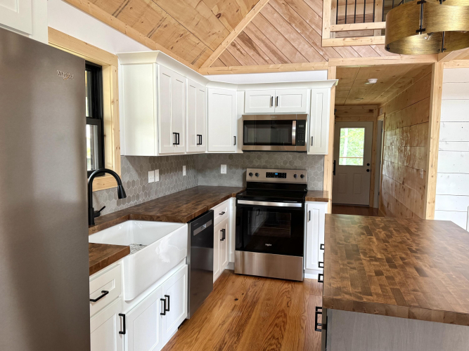 Listing Image 12