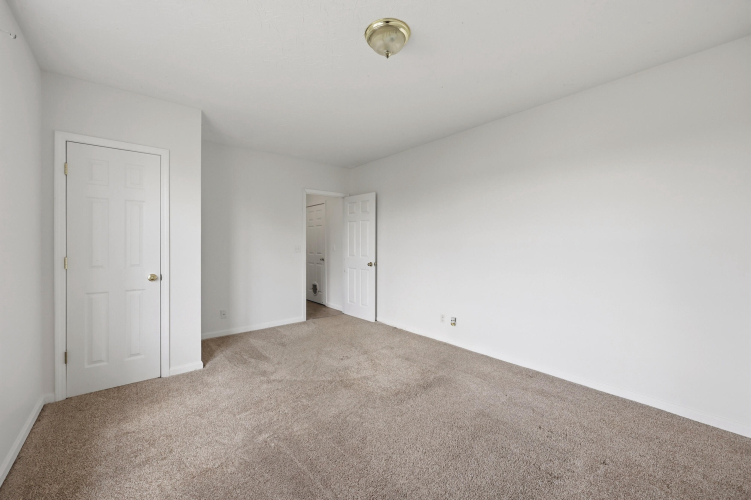 Listing Image 28