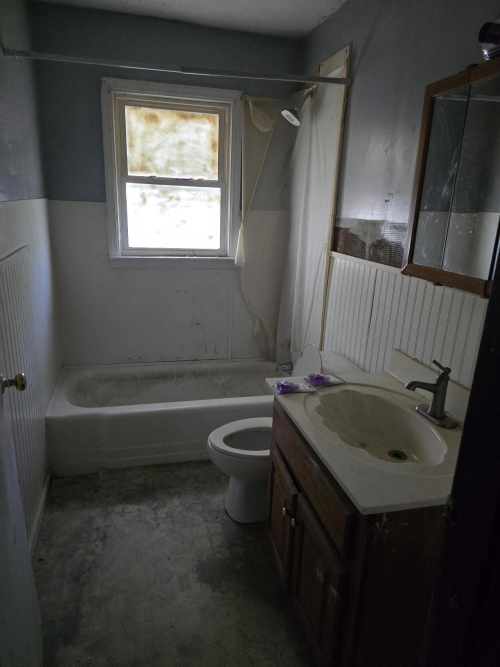 Listing Image 10