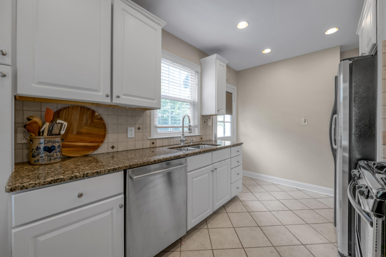 Listing Image 16