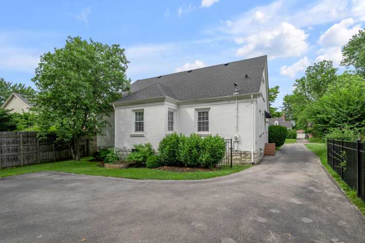 Listing Image 44