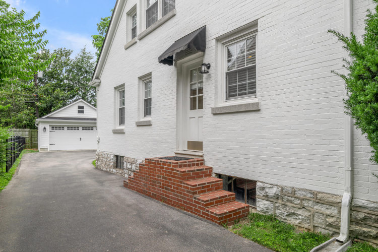 Listing Image 51