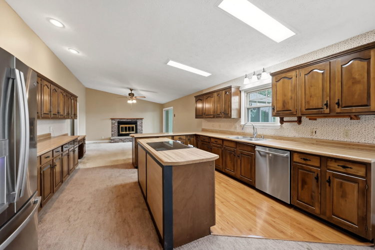Listing Image 14