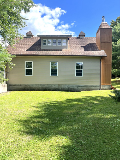 Listing Image 11