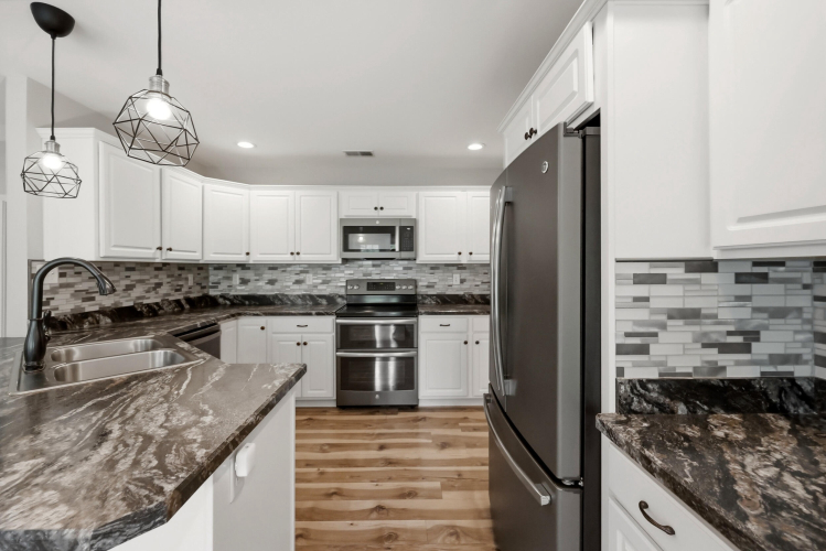 Listing Image 13