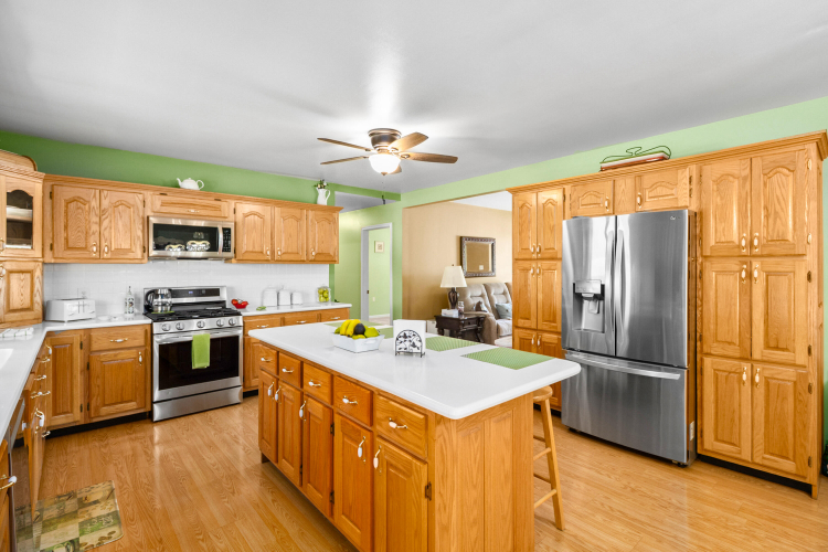 Listing Image 11