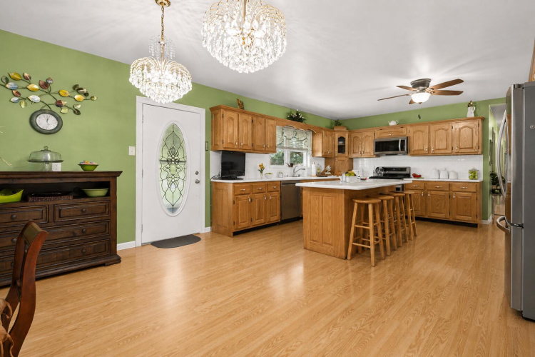 Listing Image 15