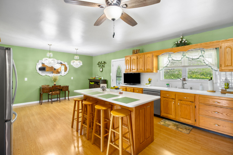 Listing Image 10