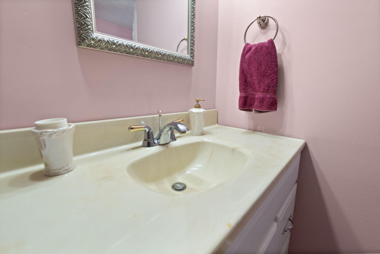 Listing Image 80
