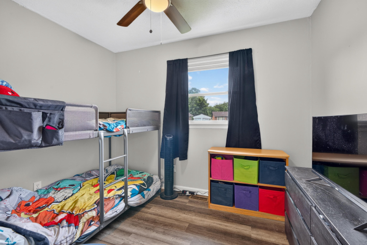 Listing Image 10