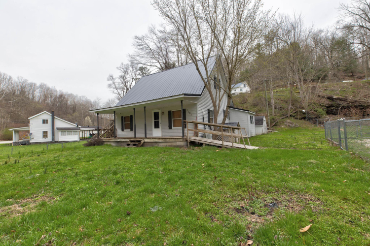 Listing Image 3