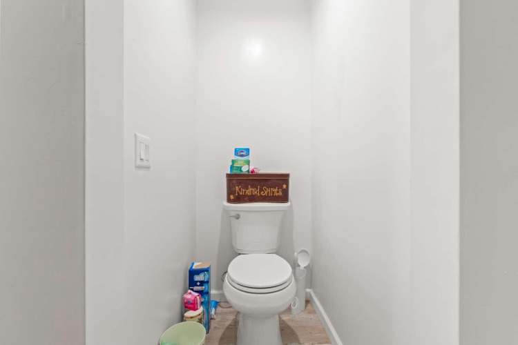 Listing Image 20