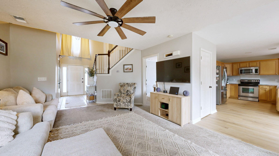 Listing Image 5