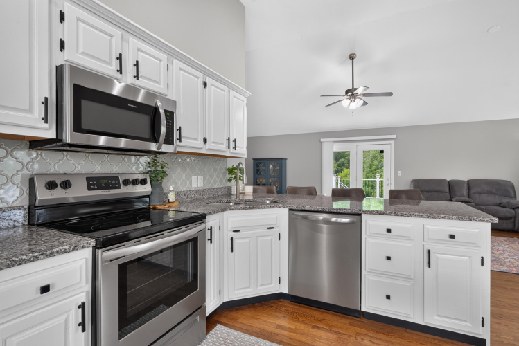 Listing Image 14