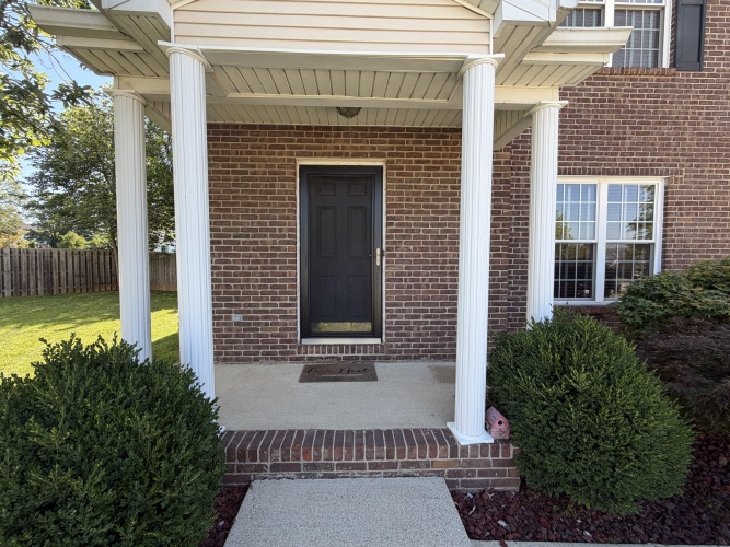 Listing Image 4