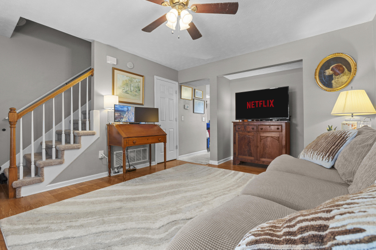 Listing Image 7