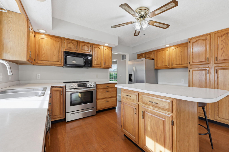 Listing Image 15