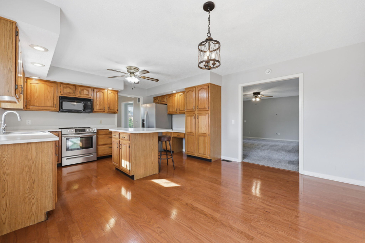 Listing Image 22