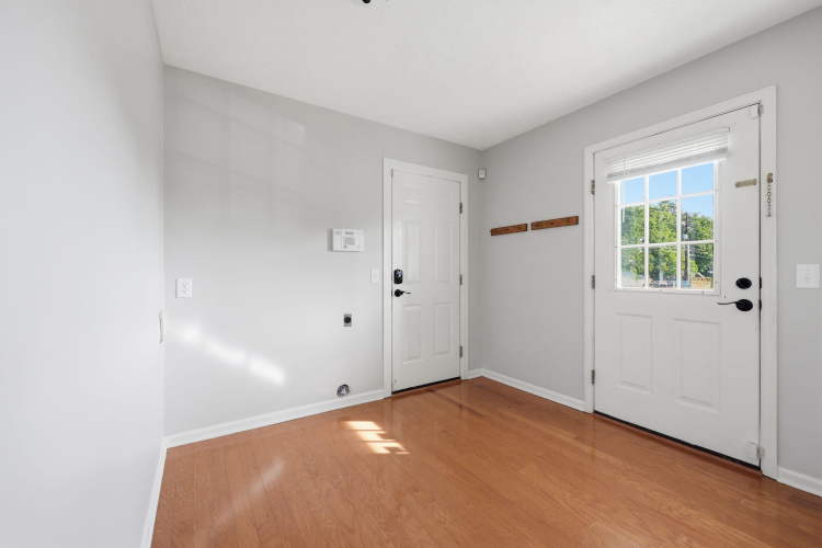 Listing Image 33