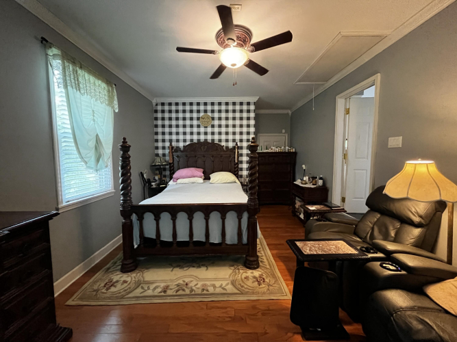 Listing Image 18