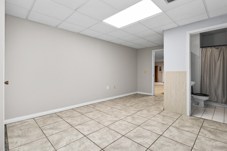 Listing Image 51