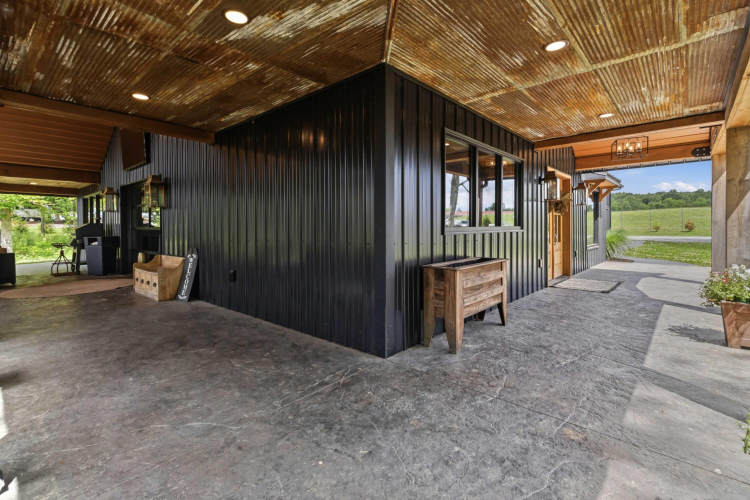 Listing Image 5